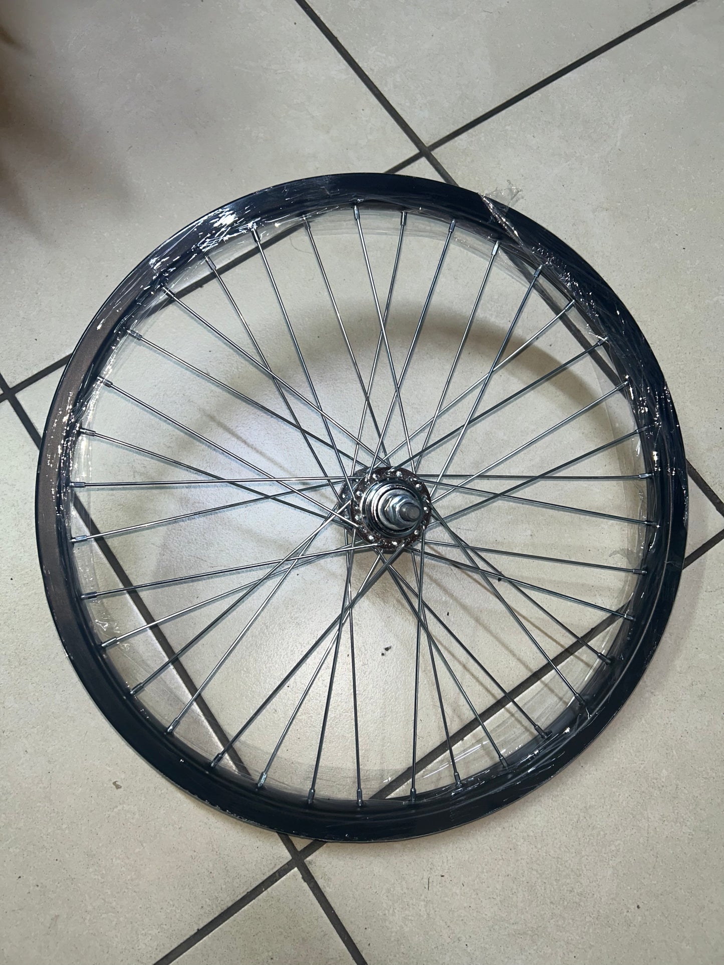 Wheel rear Bravvos 20 Steel 36H Freewheel Hub black WHE252