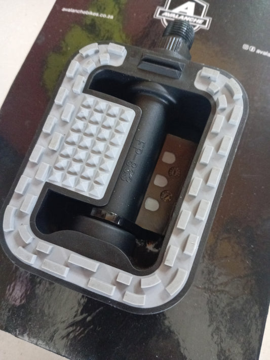 Avalance Non Slip 9/16 Pedals
