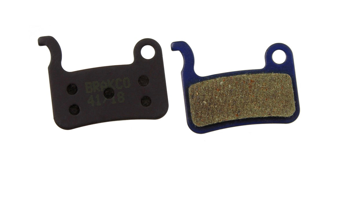 BP-17 & SP-17 Brakco
Organic compound 

Compatible with

SHIMANO®	BR-T605, M545, R505, ALFINE BR-S501, S500, XTR BR-M975, M966, M965, SAINT BR-M800, HONE BR-M601, DEORE XT BR-M776, M775, M765, LX BR-T665, M585, BR-M596, M595, M535, SLX BR-M665