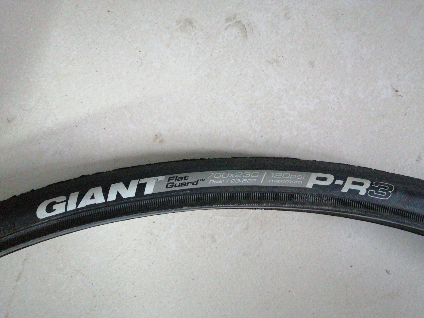 Giant P-R3 Road 700X23C